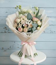 Букет цветов из:  Розы и Лизиантусы #REPLACE_PRED# Казанской Краснодарского края