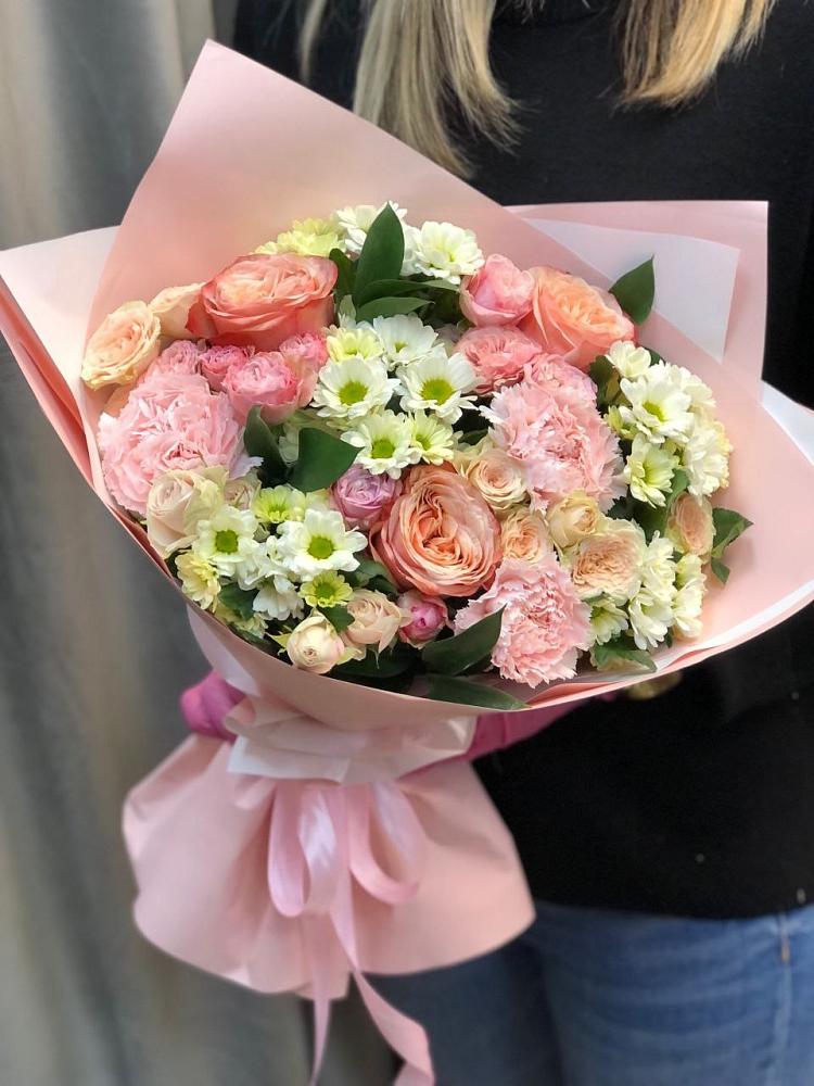 Букет цветов из: Гвоздики, Розы и Хризантемы в Казанской Краснодарского края