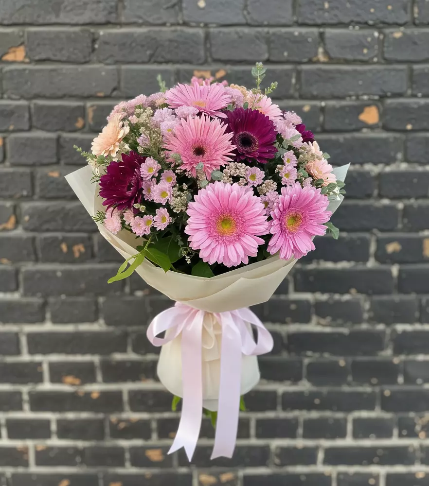 Букет цветов из: Герберы и Хризантемы в Казанской Краснодарского края