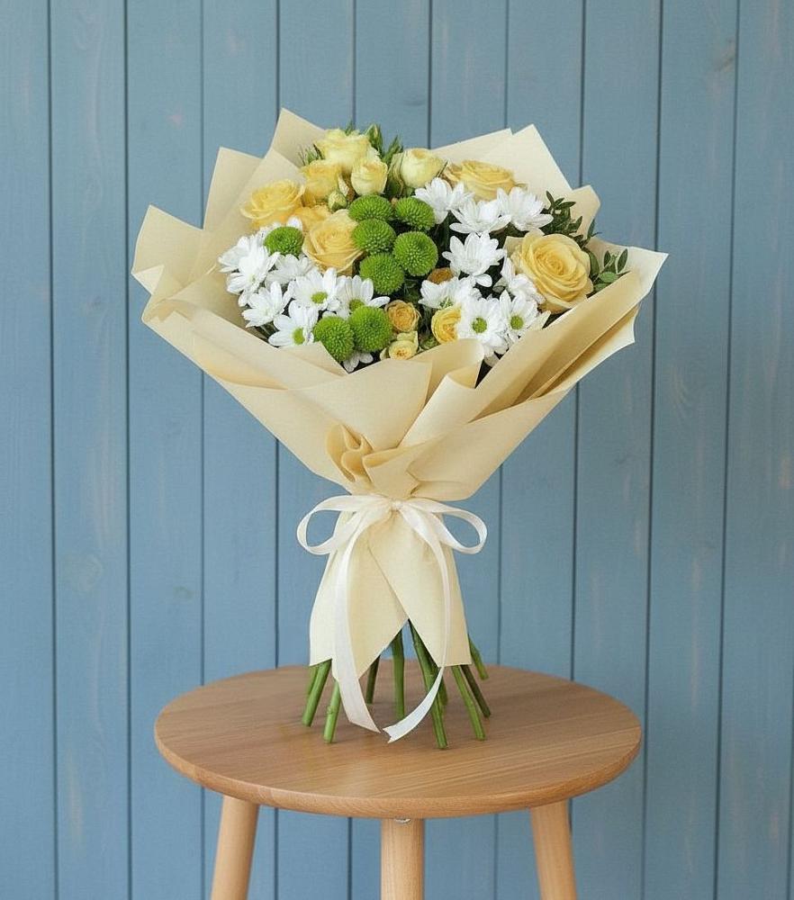 Букет цветов из: Хризантемы и Розы в Казанской Краснодарского края