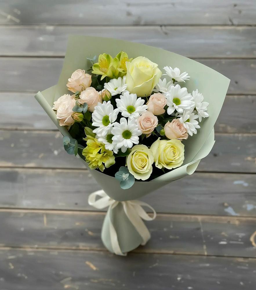Букет цветов из: Альстромерии, Розы и Хризантемы в Казанской Краснодарского края