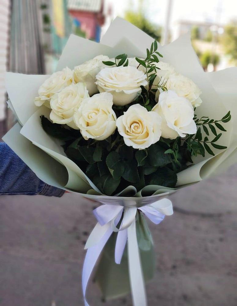 Букет Белые розы Проуд в Казанской Краснодарского края