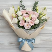 Букет цветов из:  Лизиантусы в Казанской Краснодарского края