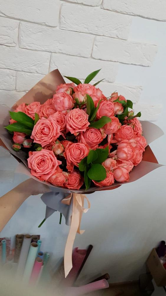 Букет цветов из: Розы в Казанской Краснодарского края