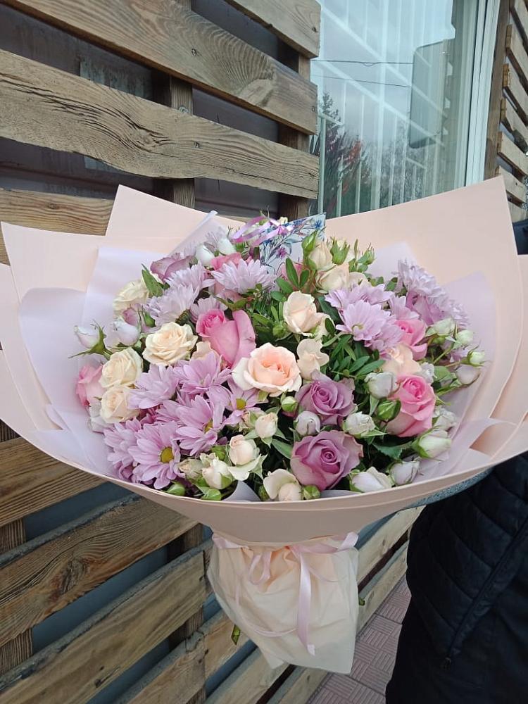 Букет цветов из: Розы и Хризантемы в Казанской Краснодарского края