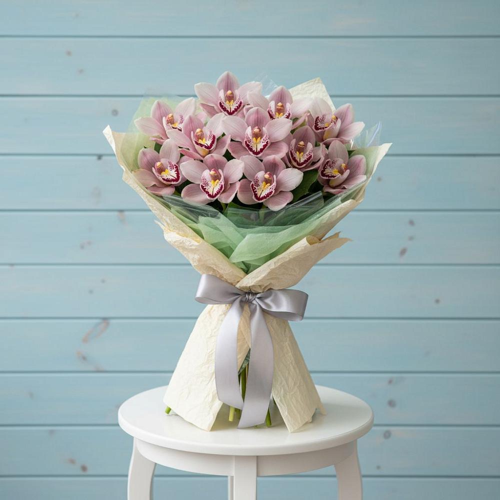 Букет цветов из: Орхидеи и Розы в Казанской Краснодарского края