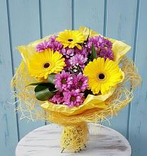 Букет цветов из:  Хризантемы и Герберы в Казанской Краснодарского края