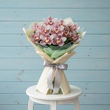Букет цветов из:  Орхидеи и Розы в Казанской Краснодарского края