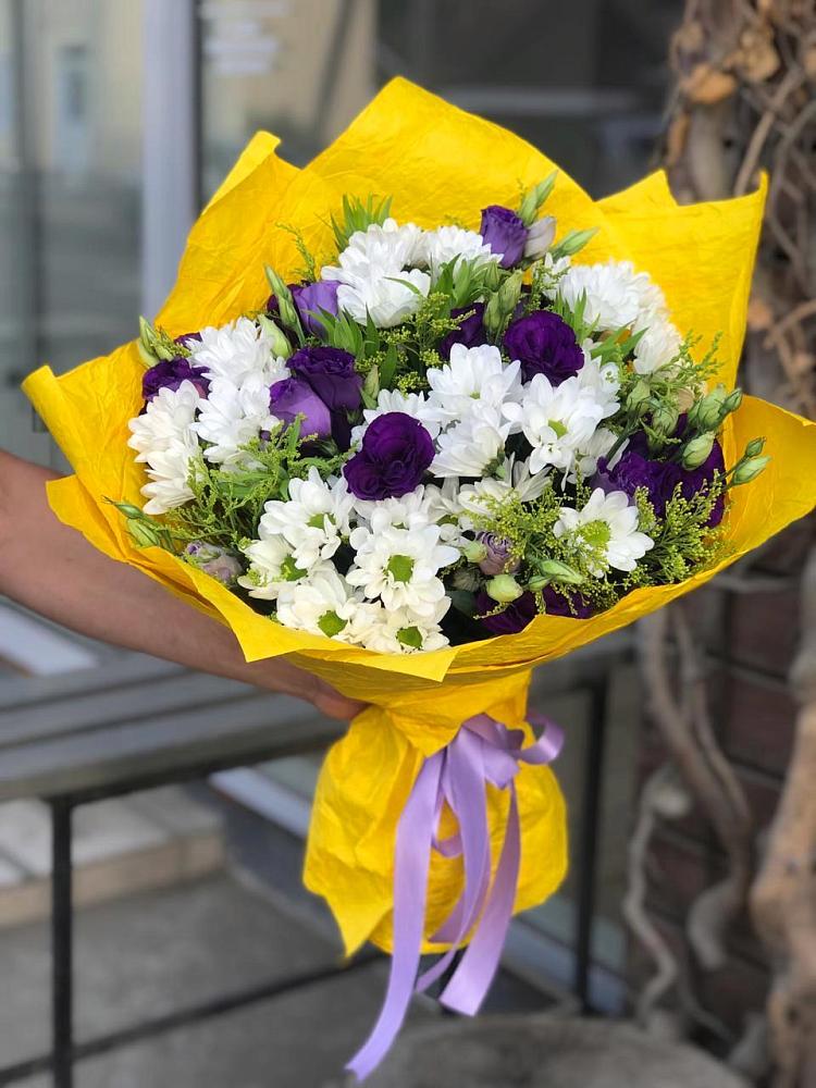 Букет цветов из: Ирисы, Хризантемы и Ромашки в Казанской Краснодарского края