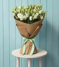 Букет цветов из:  Лизиантусы в Казанской Краснодарского края