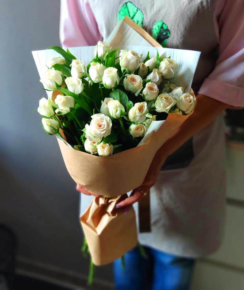 Букет цветов из: Розы в Казанской Краснодарского края