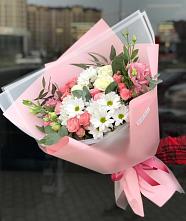 Букет цветов из:  Розы, Лизиантусы и Хризантемы в Казанской Краснодарского края