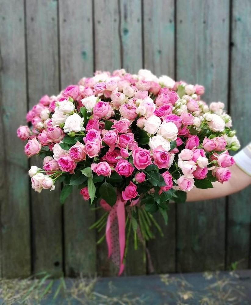 Букет Розовые кустовые розы Натали и Лав Лидия в Казанской Краснодарского края