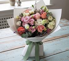 Букет цветов из:  Розы, Лизиантусы и Гвоздики в Казанской Краснодарского края