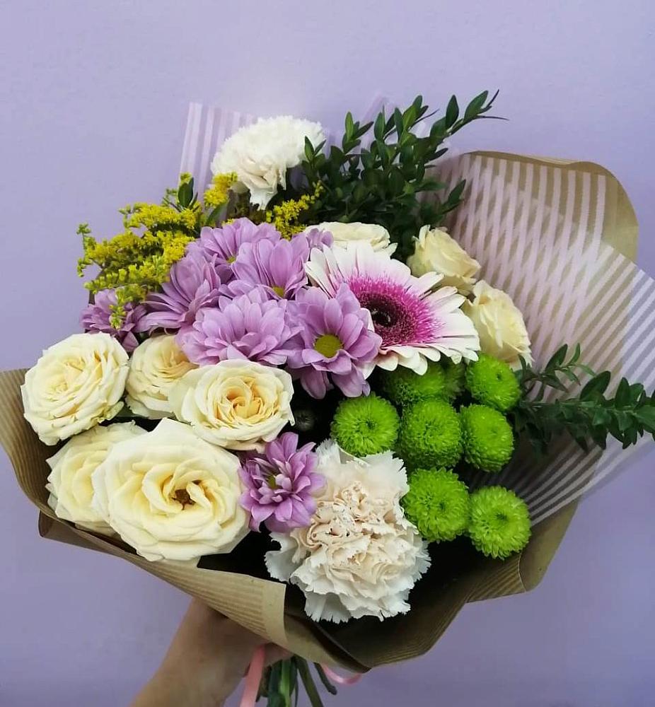 Букет цветов из: Хризантемы, Розы, Гвоздики и Герберы в Казанской Краснодарского края