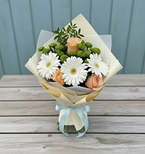 Букет цветов из:  Герберы, Розы и Хризантемы в Казанской Краснодарского края