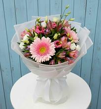 Букет цветов из:  Герберы, Альстромерии и Лизиантусы #REPLACE_PRED# Казанской Краснодарского края