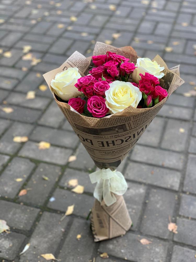 Букет цветов из: Розы в Казанской Краснодарского края