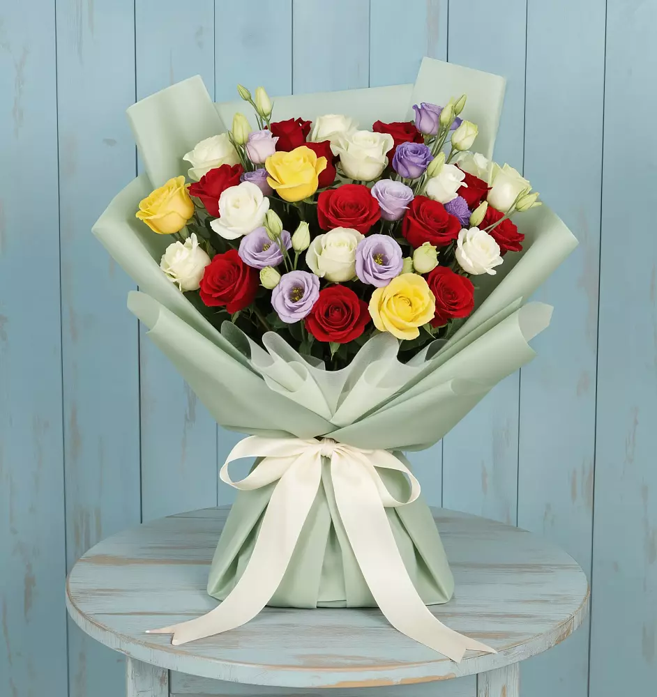 Букет цветов из: Розы в Казанской Краснодарского края