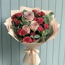 Букет цветов из:  Гвоздики и Розы в Казанской Краснодарского края