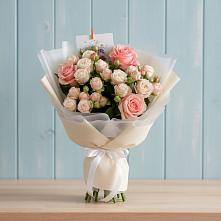 Букет цветов из:  Розы в Казанской Краснодарского края