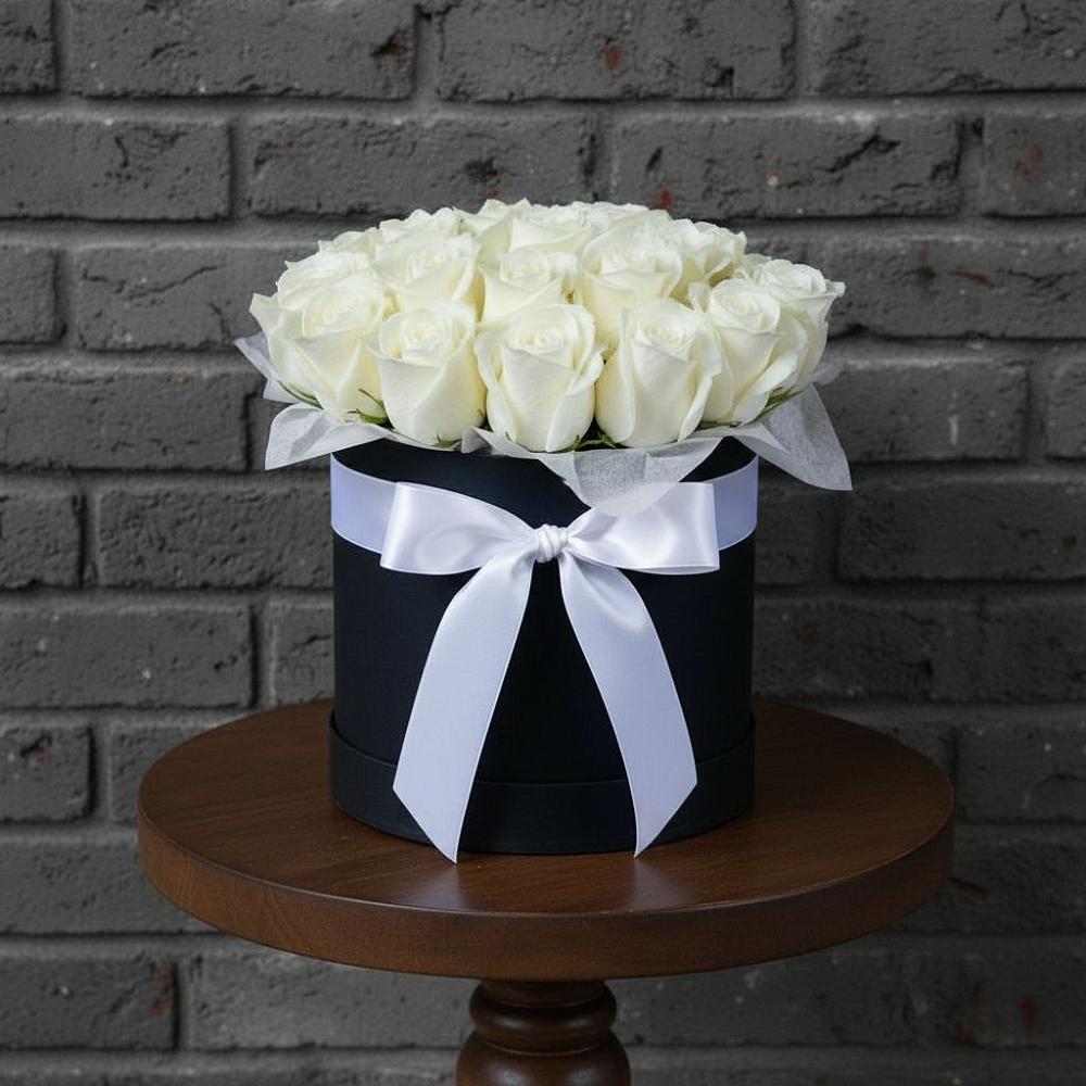 Цветочная композиция из Розы в шляпной коробке в Казанской Краснодарского края