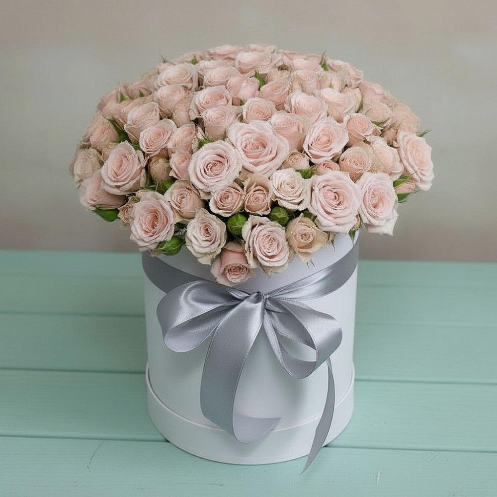 Цветочная композиция из Розы в шляпной коробке в Казанской Краснодарского края