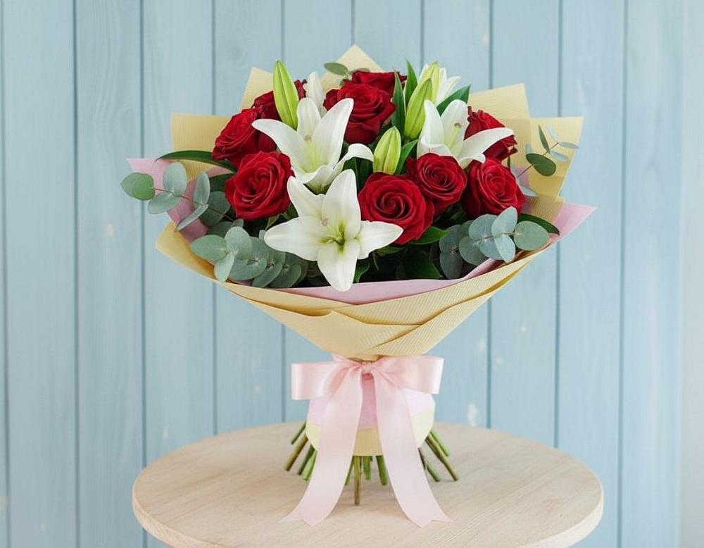 Букет цветов из: Лилии и Розы в Казанской Краснодарского края
